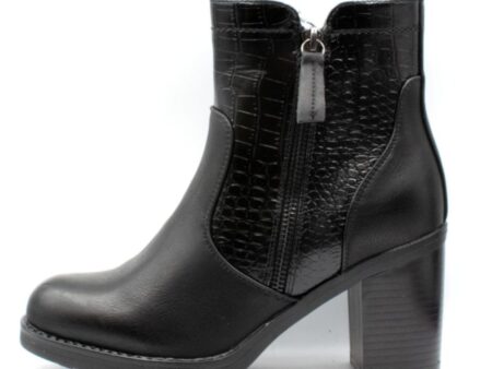 Μποτάκια με Τετράγωνο Τακούνι Μαύρο Χρώμα | Νέες Αφίξεις | Παπούτσια | Bngshoes.gr