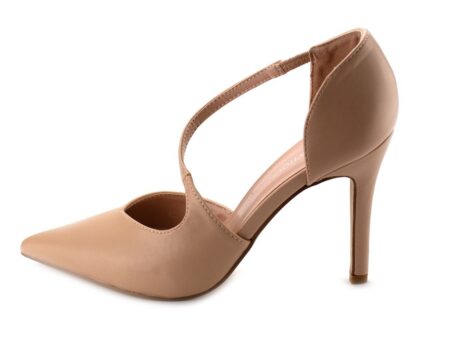 Γόβες Μυτερές με Λοξό Λουράκι