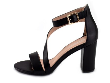 Πέδιλα με Μπαρέτα και Λουράκια Μαύρα