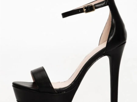 Πέδιλα με Μπαρέτα & Φιάπα