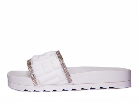 Γυναικείες σαγιονάρες σε λευκό χρώμα