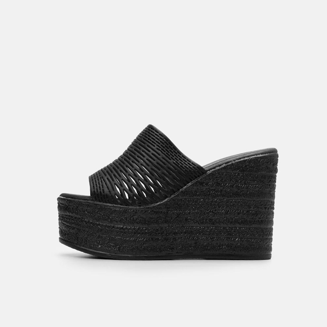 Γυναικείες πλατφόρμες με ανάγλυφο σχεδιασμό Μαύρο | Παπούτσια | Παντόφλες | Sales | Bngshoes.gr