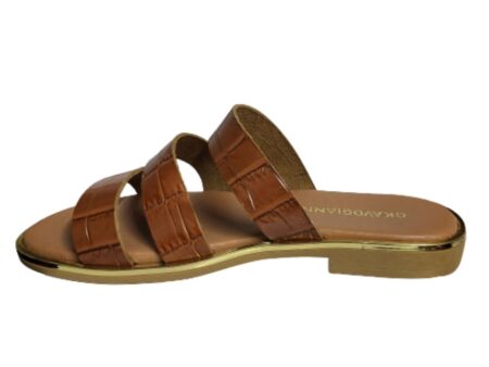 Δερμάτινο Σανδάλι σε Ταμπά χρώμα με λουράκια