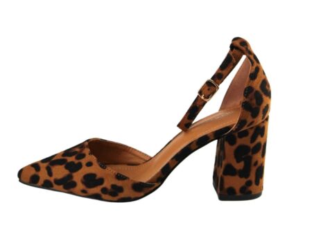 γόβα λεοπάρ με τοκα