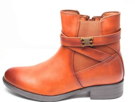 Μποτάκι κάμελ με αγκραφα στο πλαι