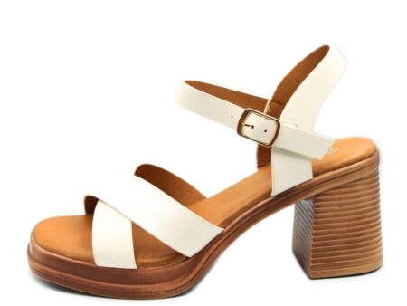 Γυναικείο Πέδιλο λευκό με χιαστί λουράκια και μπαρέτα