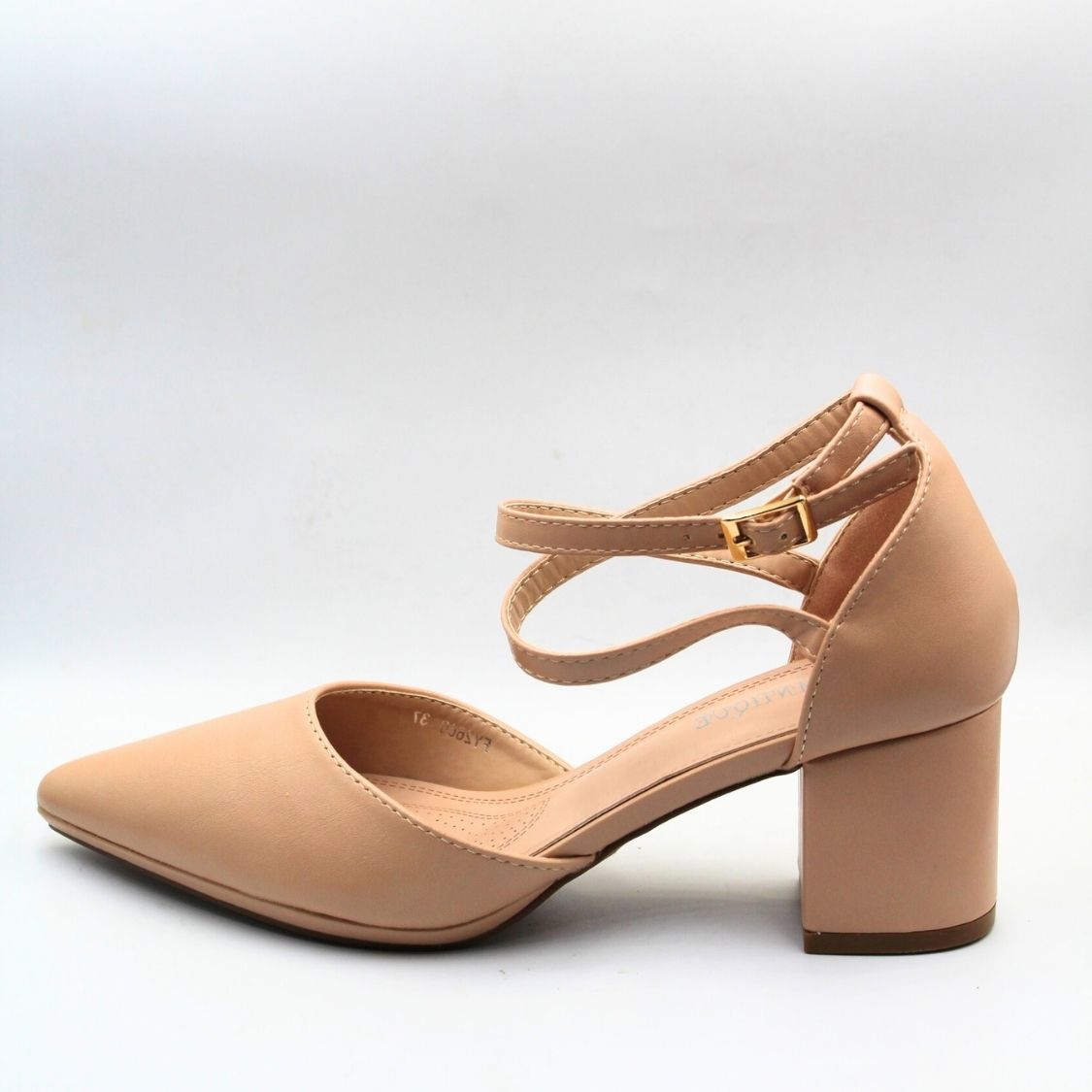 Γόβα δερματίνη με μύτη χιαστό λουράκι και τετράγωνο τακούνι