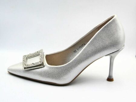 Γόβα ασημί με ασημί αγκράφα