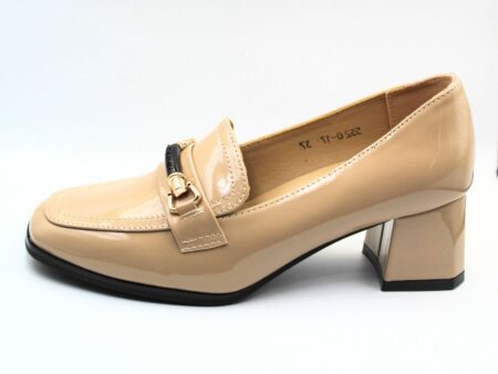 Μοκασίνια λουστρίνι με αλυσίδα χρυσή