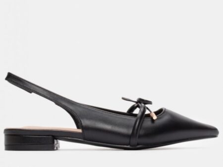 Μαύρες μυτερές slingback γόβες με φιόγκο