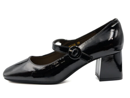 Μαύρες λουστρίνι γόβες με μπαρέτα και μεσαίο τακούνι